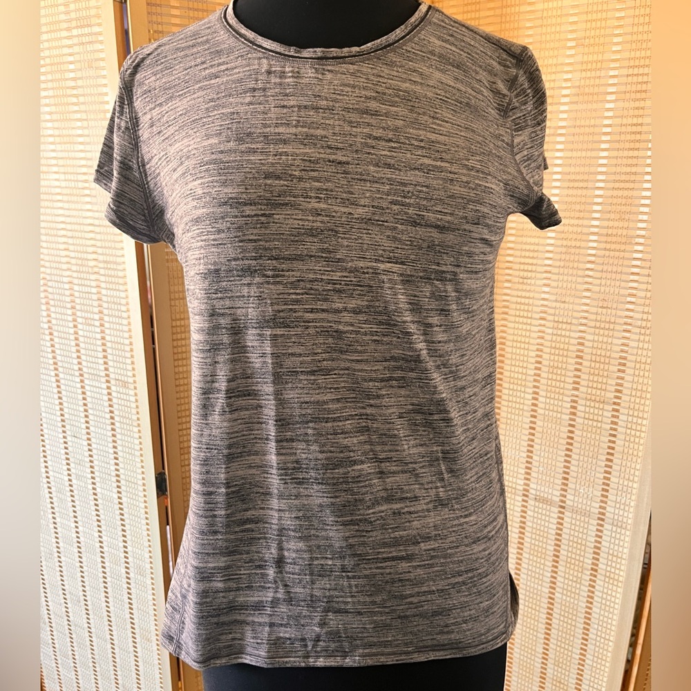 lululemon athletica Gray Heathered Women's Top